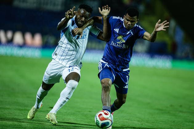 IPA86903537 - Universitatea s Monday Etim in action against Levski s Maicon during the Champions League qualifying match between PFC Levski and SC Universitatea Craiova at Vivacom Arena Georgi Asparuhov in Sofia, Bulgaria, on July 22, 2026  Copyright: xIvanxSxIvanov IPAxSportx xx 86903537