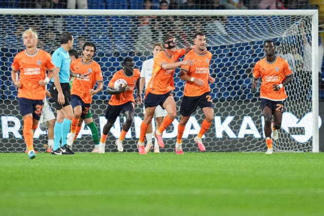 Basaksehir v Inter Turku - UEFA Conference League ISTANBUL, TURKIYE - JULY 22: Istanbul Basaksehir players celebrate after scoring during the UEFA Conference League second qualifying round first-leg match against Inter Turku at Basaksehir Fatih Terim Stadium in Istanbul, Turkiye, on July 22, 2026. Cemal Yurttas Anadolu Istanbul Turkey. Editorial use only. Please get in touch for any other usage.  Copyright: x2026xAnadoluxCemalxYurttasx