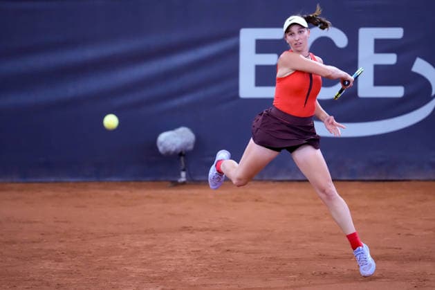 MSC Hamburg Ladies Open - Day 3 Fifth seed Tamara Korpatsch of Germany plays against Julia Stusek of Germany during their round of 16 match at the 2026 MSC Hamburg Ladies Open women s tennis tournament at Am Rothenbaum in Hamburg, Germany. Hamburg Hamburg Germany  Copyright: xOwenxHammondx originalFilename:hammond-2026msch260722_npXnh.jpg