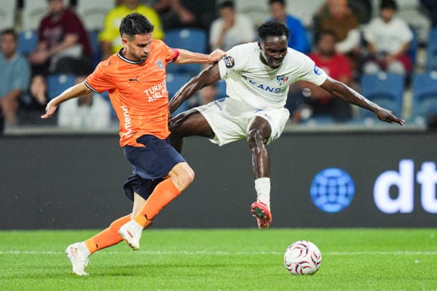 Basaksehir v Inter Turku - UEFA Conference League ISTANBUL, TURKIYE - JULY 22: Omer Ali Sahiner (L) of Istanbul Basaksehir vies for the ball with Clinton Jephta (R) of Inter Turku during the first leg match of the UEFA Conference League second qualifying round at Basaksehir Fatih Terim Stadium in Istanbul, Turkiye on July 22, 2026. Cemal Yurttas Anadolu Istanbul Turkey. Editorial use only. Please get in touch for any other usage.  Copyright: x2026xAnadoluxCemalxYurttasx