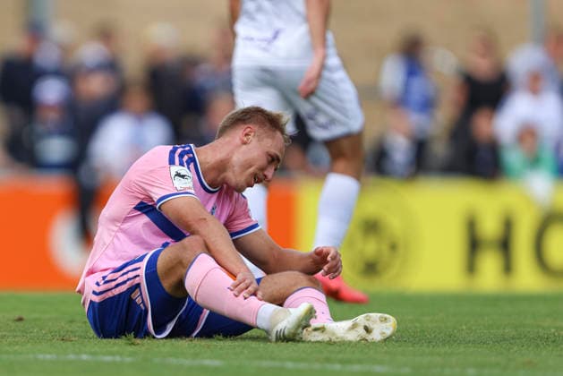 Florian Krüger (MSV Duisburg) ist enttaeuscht waehrend des Testspiels zwischen MSV Duisburg und K Beerschot VA, PCC-Stadion am 22. July 2026 in Duisburg, Deutschland. (Foto von Oliver Kaelke DeFodi Images) +++ Florian Krüger (MSV Duisburg) looks dejected during the friendly match between MSV Duisburg and K Beerschot VA at PCC-Stadion on July 22, 2026 in Duisburg, Germany. (Photo by Oliver Kaelke DeFodi Images) (Photo by Oliver Kaelke DeFodi Images) - *** Florian Krüger of MSV Duisburg looks disappointed during the friendly match between MSV Duisburg and K Beerschot VA, PCC Stadion on July 22, 2026, in Duisburg, Germany. Photo by Oliver Kaelke, DeFodi Images. Florian Krüger of MSV Duisburg looks dejected during the friendly match between MSV Duisburg and K Beerschot VA at PCC Stadion on July 22, 2026 in Duisburg, Germany Photo by Oliver Kaelke, DeFodi Images Photo by Oliver Kaelke, DeFodi Images