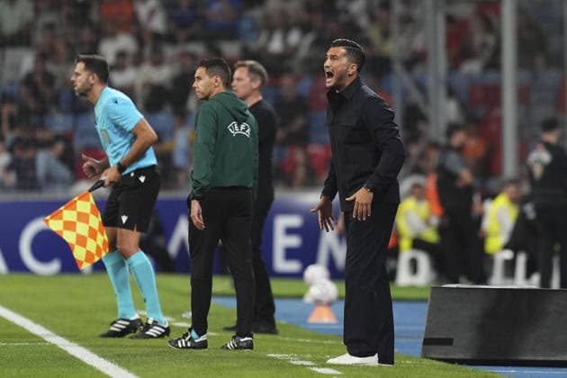 Basaksehir v Inter Turku - UEFA Conference League ISTANBUL, TURKIYE - JULY 22: Manager of Istanbul Basaksehir Nuri Sahin gives instructions to his players on the sideline during the first leg match of the UEFA Conference League second qualifying round against Inter Turku at Basaksehir Fatih Terim Stadium in Istanbul, Turkiye on July 22, 2026. Bunyamin Celik Anadolu Istanbul Turkey. Editorial use only. Please get in touch for any other usage.  Copyright: x2026xAnadoluxBunyaminxCelikx
