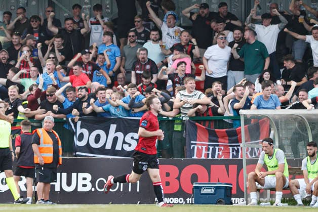Players and fans of Bohemians seen celebrating after goal during UEFA Conference League qualifying game between teams of Bohemians FC and FC Ballkani (Maria Eduarda Lopes Ball Raw Images) Dublin Dalymount Park Ireland Copyright: xMariaxEduardaxLopesx mariaeduarda_bohemians_fcballkani_2627_3-10