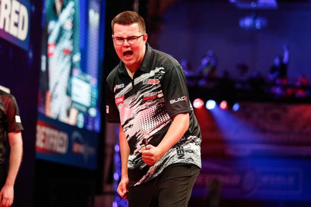 Betfred World Matchplay Gian Van Veen celebrates during Round Two of the 2026 Betfred World Matchplay at Winter Gardens, Blackpool 22 07 2026 UK Newspapers OUT Copyright: xMaxxTomlinsonx FIL-23648-0015