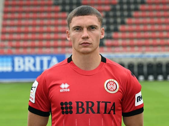 22.07.2026, xjhx, Fussball 3.Liga, SV Wehen Wiesbaden Porträttermin 2026 2027, Fototermin Saison 2026 27 v.l. Niklas May (SV Wehen Wiesbaden) Wiesbaden *** July 22, 2026, xjhx, Soccer 3rd Division, SV Wehen Wiesbaden Photo Shoot 2026–2027, Photo Session for the 2026–2027 Season, from left: Niklas May, SV Wehen Wiesbaden, Wiesbaden