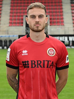 22.07.2026, xjhx, Fussball 3.Liga, SV Wehen Wiesbaden Porträttermin 2026 2027, Fototermin Saison 2026 27 v.l. Ole Wohlers (SV Wehen Wiesbaden) Wiesbaden *** July 22, 2026, xjhx, Soccer 3rd Division, SV Wehen Wiesbaden Photo Shoot 2026–2027, Photo Session for the 2026–2027 Season, from left: Ole Wohlers, SV Wehen Wiesbaden, Wiesbaden