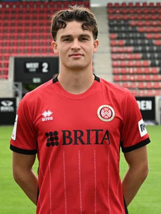 22.07.2026, xjhx, Fussball 3.Liga, SV Wehen Wiesbaden Porträttermin 2026 2027, Fototermin Saison 2026 27 v.l. Ben Nink (SV Wehen Wiesbaden) Wiesbaden *** July 22, 2026, xjhx, Soccer 3rd Division, SV Wehen Wiesbaden Photo Shoot 2026–2027, Photo Session for the 2026–27 Season, from left: Ben Nink, SV Wehen Wiesbaden, Wiesbaden