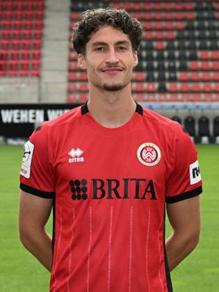 22.07.2026, xjhx, Fussball 3.Liga, SV Wehen Wiesbaden Porträttermin 2026 2027, Fototermin Saison 2026 27 v.l. Donny Bogicevic (SV Wehen Wiesbaden) Wiesbaden *** July 22, 2026, xjhx, Soccer 3rd Division, SV Wehen Wiesbaden Photo Shoot 2026–2027, Photo Session for the 2026–27 Season, from left: Donny Bogicevic, SV Wehen Wiesbaden, Wiesbaden