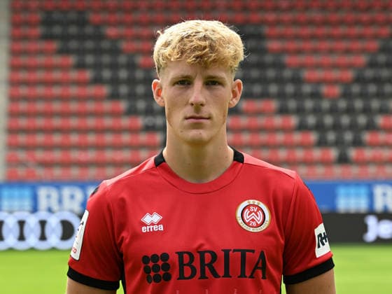 22.07.2026, xjhx, Fussball 3.Liga, SV Wehen Wiesbaden Porträttermin 2026 2027, Fototermin Saison 2026 27 v.l. Tim Neubert (SV Wehen Wiesbaden) Wiesbaden *** July 22, 2026, xjhx, Soccer 3rd Division, SV Wehen Wiesbaden Photo Shoot 2026–2027, Photo Session for the 2026–2027 Season, from left: Tim Neubert, SV Wehen Wiesbaden, Wiesbaden