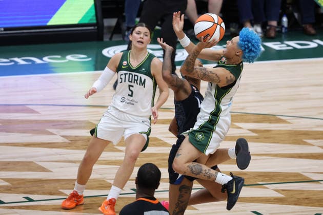 July 22, 2026, Seattle, Washington, USA: Seattle Storm guard NATISHA HIEDEMAN (2) attempts a field goal in the third quarter of the WNBA, Basketball Damen, USA match between the Seattle Storm and Minnesota Lynx at Climate Pledge Arena in Seattle. WNBA 2026: Minnesota 86:76 Seattle  - ZUMAd218 20260722_zsp_d218_007 Copyright: xRichardxDizonx