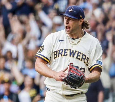 Milwaukee Brewers relief pitcher Trevor Megill reacts after the final out in the ninth inning of the MLB, Baseball Herren, USA game between the New York Mets and the Milwaukee Brewers at American Family Field in Milwaukee, Wisconsin on Wednesday July 22, 2026. The Brewers defeated the Mets 4-3.  MIL20260722836 TANNENxMAURY