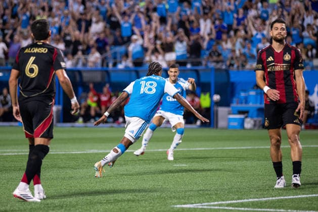 July 22, 2026: Charlotte FC offense Kerwin Vargas (18) celebrates a goal in the first half against the Atlanta United in the Major League Soccer match up at Bank of America Stadium in Charlotte, NC. ( CSM) MLS, Fussball Herren, USA 2026: Atlanta United At Charlotte FC Jul 22  - ZUMAc04_ 20260722_zma_c04_071 Copyright: xScottxKinserx