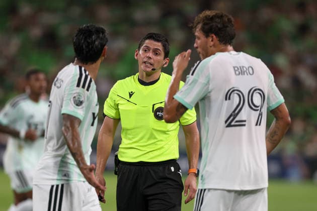 AUSTIN, TX - JULY 22: Facundo Torres 11 of the Austin FC and Guilherme Biro 29 of the Austin FC talk to the referee during the MLS, Fussball Herren, USA match between Austin FC and Seattle Sounders FC on July 22, 2026, at Q2 Stadium in Austin, TX. (Photo by David Buono Icon Sportswire) SOCCER: JUL 22 MLS Austin FC vs Seattle Sounders FC EDITORIAL USE ONLY Icon260722028