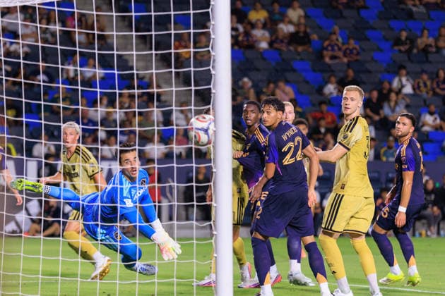 July 22, 2026, Carson, California, USA: Goalkeeper, JT Marcinkowski 12 of the LA Galaxy is unable to stop a shot into goal by Lukas MacNaughton 5 of the St. Louis City SC during a regular season MLS, Fussball Herren, USA match on Wednesday July 22, 2026 at Dignity Health Sports Park Stadium in Carson, California. JAVIER ROJAS PI LA Galaxy Vs. St. Louis City FC  - ZUMAp124 20260722_zaa_p124_012 Copyright: xJavierxRojasx