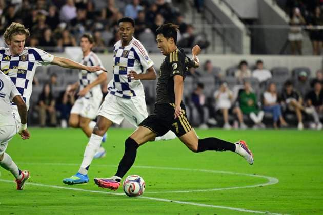 July 22, 2026, Los Angeles, California, USA: LOS ANGELES, CA - JULY 22, 2026: Forward Heung-Min Son (7) of LAFC kicks the ball against Real Salt Lake during an MLS, Fussball Herren, USA regular season match at BMO Stadium on July 22, 2026 in Los Angeles, California. CA: MLS - LAFC Vs Real Salt Lake  - ZUMAs197 20260722_aaa_s197_394 Copyright: xWestonxHancockx