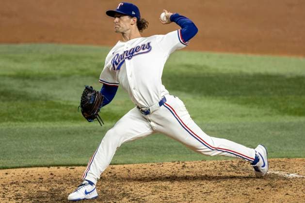 July 22, 2026, Arlington, Texas, USA: Texas Rangers pitcher JACOB LATZ (67) throws a pitch against the Chicago White Sox at Globe Life Field. White Sox win 4-2. MLB, Baseball Herren, USA 2026: White Sox 4:2 Rangers  - ZUMAf180 20260722_zsp_f180_020 Copyright: xMarkxFannx