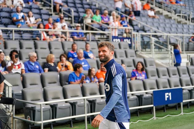July 22, 2026, Cincinnati, Ohio, USA: Vancouver Whitecaps forward Thomas MoÂ¼ller (13) seen waving and smiling at fans before an MLS, Fussball Herren, USA game at TQL Stadium during an MLS game at TQL Stadium. Soccer 2026:FC Cincinnati V Vancouver Whitecaps  - ZUMAt168 20260722_zsp_t168_002 Copyright: xTrentxPattersonx