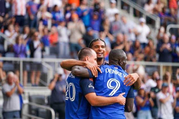 July 22, 2026, Cincinnati, Ohio, USA: FC Cincinnati midfield Pavel Bucha (20) seen celebrating with teammates FC Cincinnati offense Ko vin Denkey (9) and FC Cincinnati defense Miles Robinson (12) during an MLS, Fussball Herren, USA game at TQL Stadium Soccer 2026:FC Cincinnati V Vancouver Whitecaps  - ZUMAt168 20260722_zsp_t168_010 Copyright: xTrentxPattersonx
