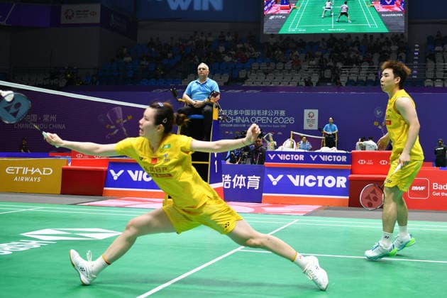 CHANGZHOU, CHINA - JULY 23: Guo Xinwa and Chen Fanghui of China compete in the Mixed Doubles Round of 16 match against Goh Soon Huat and Shevon Jemie Lai of Malaysia on day 3 of the China Open 2026 at Changzhou Olympic Sports Center Gymnasium on July 23, 2026 in Changzhou, Jiangsu Province of China.  Copyright: xVCGx 111655927001
