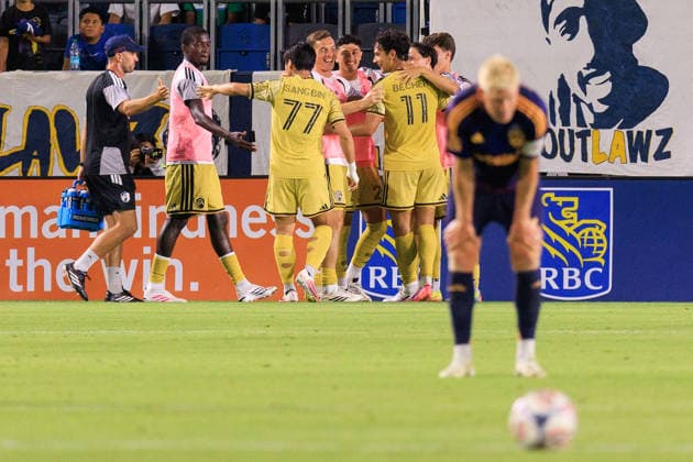 July 22, 2026, Carson, California, USA: Simon Becher 11 of the St. Louis City FC is congratulated after scoring a goal during a regular season MLS, Fussball Herren, USA match against the LA Galaxy on Wednesday July 22, 2026 at Dignity Health Sports Park Stadium in Carson, California. LA Galaxy loses to St. Louis City FC, 1-3. JAVIER ROJAS PI LA Galaxy Vs. St. Louis City FC  - ZUMAp124 20260722_zaa_p124_069 Copyright: xJavierxRojasx