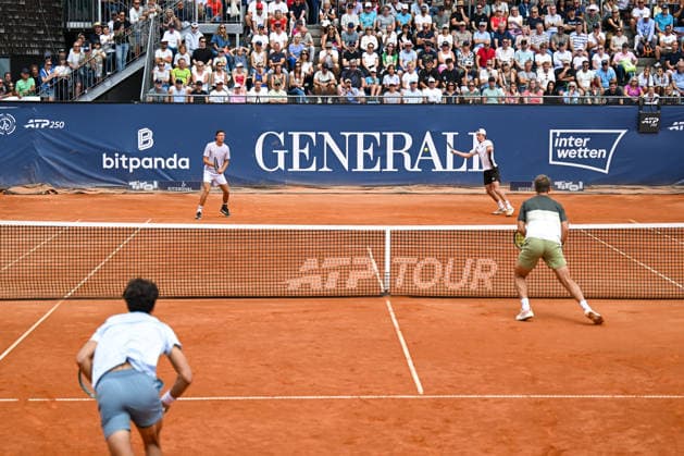 TENNIS - ATP, Tennis Herren Generali Open 2026 KITZBUEHEL,AUSTRIA,23.JUL.26 - TENNIS - ATP World Tour, Generali Open. Image shows Pierre Hugues Herbert (FRA), Joel Schwaerzler, Lukas Neumayer (AUT) and Kevin Krawietz (GER).  GEPAxpictures xDanielxSchoenherr