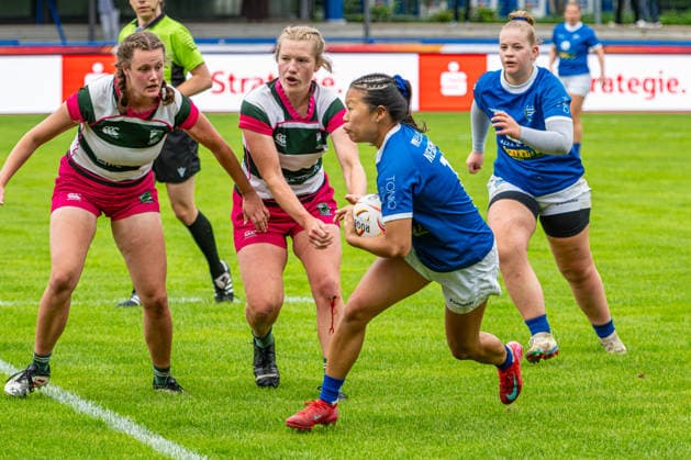 SC Neuenheim (blau) gegen Münster Tourists (pink): 40:17 - Gruppenphase Damen Gruppe A Spiel 1 - 7er Rugby - Die Finals 2026 (23.07.2026, Hannover Erika-Fisch-Stadion (Hannover, GER), *** SC Neuenheim (blue) vs. Münster Tourists (pink) 40–17 Women’s Group Stage, Group A, Match 1, 7s Rugby, The Finals 2026, July 23, 2026, Erika Fisch Stadium, Hanover, GER, Copyright: xJanxGuentherx