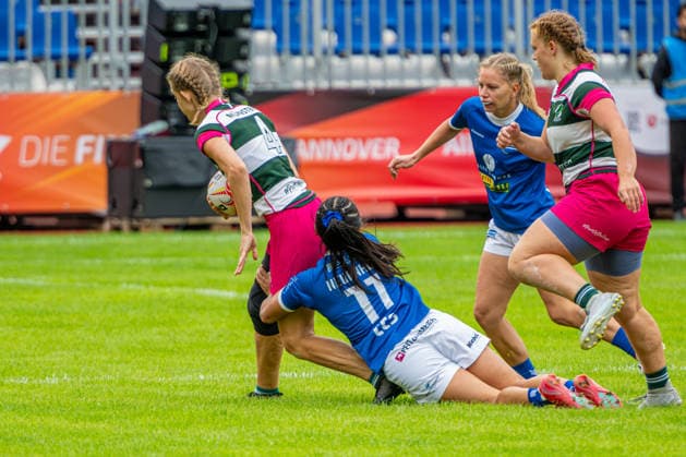 SC Neuenheim (blau) gegen Münster Tourists (pink): 40:17 - Gruppenphase Damen Gruppe A Spiel 1 - 7er Rugby - Die Finals 2026 (23.07.2026, Hannover Erika-Fisch-Stadion (Hannover, GER), *** SC Neuenheim (blue) vs. Münster Tourists (pink) 40–17 Women’s Group Stage, Group A, Match 1, 7s Rugby, The Finals 2026, July 23, 2026, Erika Fisch Stadium, Hanover, GER, Copyright: xJanxGuentherx