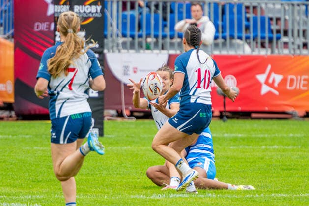 Heidelberger RK (blau) gegen TSV Handschuhsheim (weiß): 10:17 - Gruppenphase Damen Gruppe C Spiel 1 - 7er Rugby - Die Finals 2026 (23.07.2026, Hannover Erika-Fisch-Stadion (Hannover, GER), *** Heidelberg RK (Blue) vs. TSV Handschuhsheim (White) 10–17 Women’s Group Stage, Group C, Match 1, 7-a-side Rugby, The Finals 2026, July 23, 2026, Erika Fisch Stadium, Hanover, GER, Copyright: xJanxGuentherx
