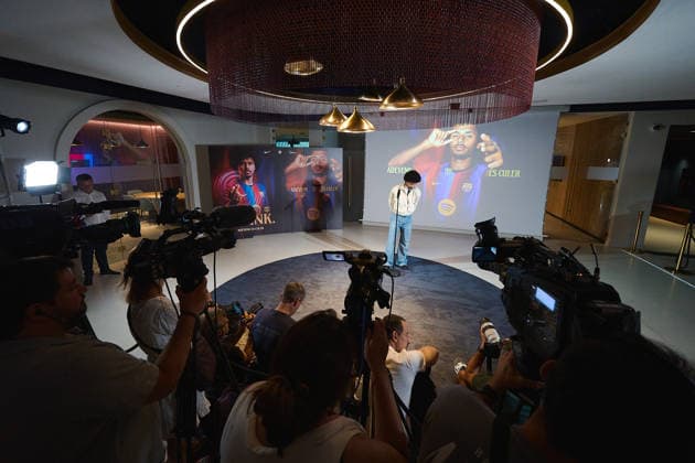 July 23, 2026, Barcelona, Spain: BARCELONA, SPAIN - JULY 23: .Karim Adeyemi during his official presentation as a FC Barcelona, Barca player at the Spotify Camp Nou on July 23, 2026 in Barcelona, Spain Barcelona Spain - ZUMAd159 20260723_zia_d159_015 Copyright: xGerardxFrancox