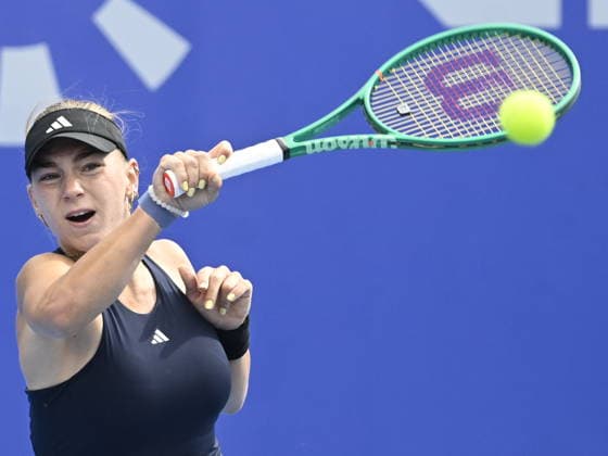 Maria Timofeeva of Uzbekistan playes against Sara Bejlek of Czech Republic during their match within the women s WTA, Tennis Damen 250 Livesport Prague Open 2026 tennis tournament in Prague, Czech Republic, on July 23, 2026. (CTKxPhoto MichalxKrumphanzl) CTKPhotoP2026072306565  CTKPhotoP2026072306565