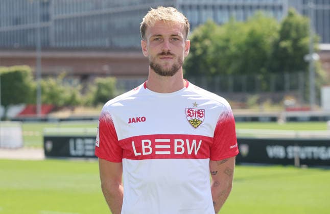 BAU Stuttgart , Alexander Groiß ; VfB Stuttgart II ; 3.Liga; Porträttermin 2026 2027, *** BAU Stuttgart, Alexander Groiß, VfB Stuttgart II, 3rd Division, Photo Shoot 2026–2027,