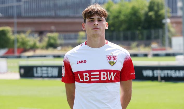 BAU Stuttgart , Matthaios Tsigkas; VfB Stuttgart II ; 3.Liga; Porträttermin 2026 2027, *** BAU Stuttgart, Matthaios Tsigkas, VfB Stuttgart II, 3rd Division, Photo Shoot 2026–2027,