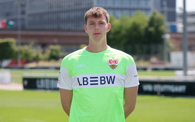 BAU Stuttgart , Jerik von der Felsen; VfB Stuttgart II ; 3.Liga; Porträttermin 2026 2027, *** BAU Stuttgart, Jerik von der Felsen, VfB Stuttgart II, 3rd Division, Photo Shoot 2026–2027,