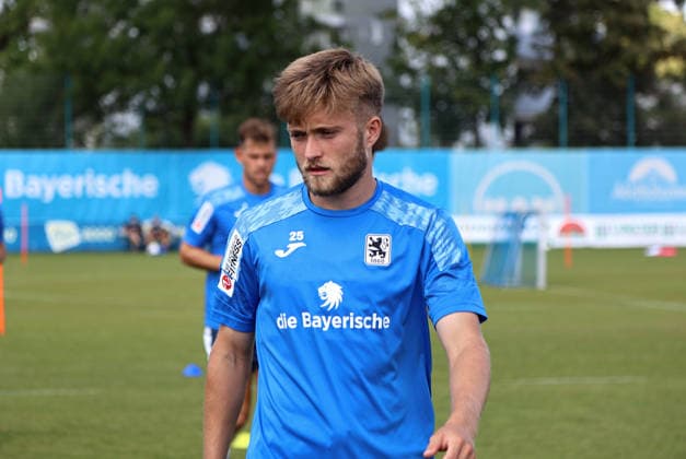 Fussball, Herren, Regionalliga Bayern, Saison 2026 2027, TSV 1860 München, Training Matthew Collins (TSV 1860 München) Kopf, Oberkörper *** Soccer, Men s, Bavarian Regional League, 2026–2027 Season, TSV 1860 Munich, Training: Matthew Collins, TSV 1860 Munich, Head, Upper Body