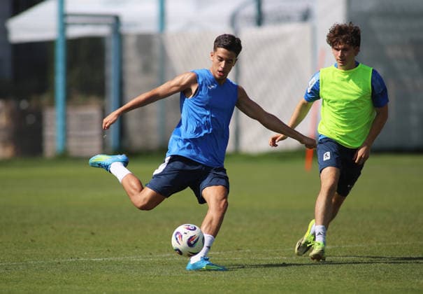 Fussball, Herren, Regionalliga Bayern, Saison 2026 2027, TSV 1860 München, Training Loris Husic (TSV 1860 München) beim einem Torschuss, Ball *** Soccer, Men s, Bavarian Regional League, 2026–2027 Season, TSV 1860 Munich, Training: Loris Husic of TSV 1860 Munich taking a shot on goal, ball