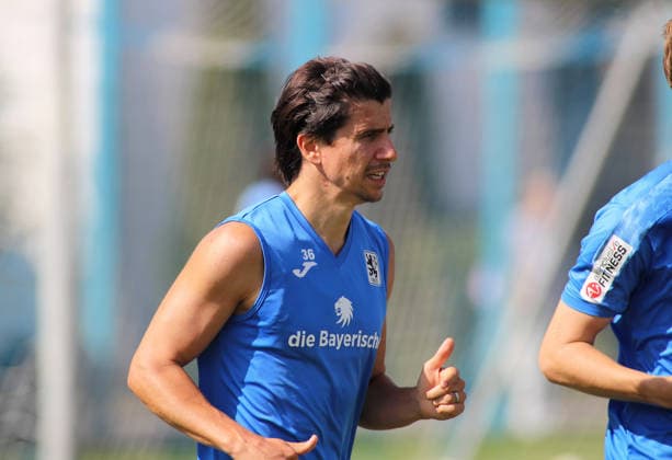 Fussball, Herren, Regionalliga Bayern, Saison 2026 2027, TSV 1860 München, Training Tunay Deniz (TSV 1860 München) beim Laufen, Kopf, Oberkörper *** Soccer, Men s, Bavarian Regional League, 2026–2027 Season, TSV 1860 Munich, Tunay Deniz of TSV 1860 Munich running during training, head, upper body