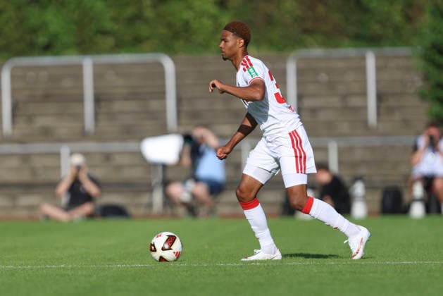 Maik Nelson Afri Akumu (1. FC Köln) in Aktion, am Ball, Einzelaktion waehrend des Testspiels zwischen 1. FC Köln und SV Bergisch Gladbach 09, Belkaw Arena am 23. July 2026 in Bergisch Gladbach, Deutschland. (Foto von Oliver Kaelke DeFodi Images) +++ Maik Nelson Afri Akumu (1. FC Köln) controls the ball during the friendly match between 1. FC Köln and SV Bergisch Gladbach 09 at Belkaw Arena on July 23, 2026 in Bergisch Gladbach, Germany. (Photo by Oliver Kaelke DeFodi Images) (Photo by Oliver Kaelke DeFodi Images) - *** Maik Nelson Afri Akumu of 1 FC Köln in action, on the ball, making a solo run during the friendly match between 1 FC Köln and SV Bergisch Gladbach 09 at Belkaw Arena on July 23, 2026, in Bergisch Gladbach, Germany Photo by Oliver Kaelke DeFodi Images Maik Nelson Afri Akumu of 1 FC Köln controls the ball during the friendly match between 1 FC Köln and SV Bergisch Gladbach 09 at Belkaw Arena on July 23, 2026 in Bergisch Gladbach, Germany Photo by Oliver Kaelke DeFodi Images Photo by Oliver Kaelke DeFodi Images
