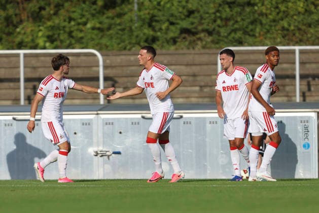Said El Mala (1. FC Köln) Torjubel,jubelt mit seiner Mannschaft nach dem Treffer zum 0:2 waehrend des Testspiels zwischen 1. FC Köln und SV Bergisch Gladbach 09, Belkaw Arena am 23. July 2026 in Bergisch Gladbach, Deutschland. (Foto von Oliver Kaelke DeFodi Images) +++ Said El Mala (1. FC Köln) celebrates after scoring his team s second goal with teammates during the friendly match between 1. FC Köln and SV Bergisch Gladbach 09 at Belkaw Arena on July 23, 2026 in Bergisch Gladbach, Germany. (Photo by Oliver Kaelke DeFodi Images) (Photo by Oliver Kaelke DeFodi Images) - *** Said El Mala of 1 FC Köln celebrates with his teammates after scoring the goal that made the score 0–2 during the friendly match between 1 FC Köln and SV Bergisch Gladbach 09 at Belkaw Arena on July 23, 2026, in Bergisch Gladbach, Germany. Photo by Oliver Kaelke, DeFodi Images. Said El Mala of 1 FC Köln celebrates with his teammates after scoring his team’s second goal during the friendly match between 1 FC Köln and SV Bergisch Gladbach 09 at Belkaw Arena on July 23, 2026 in Bergisch Gladbach, Germany Photo by Oliver Kaelke, DeFodi Images Photo by Oliver Kaelke, DeFodi Images