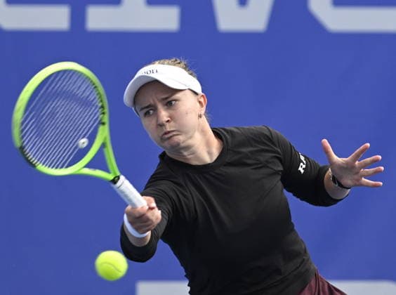 Barbora Krejcikova of Czech Republic (pictured) playes against Lucie Havlickova of Czech Republic during their match within the women s WTA, Tennis Damen 250 Livesport Prague Open 2026 tennis tournament in Prague, Czech Republic, on July 23, 2026. (CTKxPhoto MichalxKrumphanzl) CTKPhotoP2026072307238  CTKPhotoP2026072307238