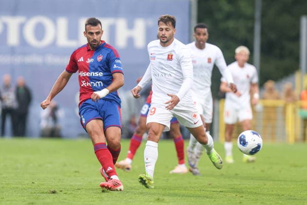 23.07.2025, Czestochowa Liga Konferencji UEFA sezon 2026 27 runda II kwalifikacji, Rakow Czestochowa - Valletta FC - UEFA Conference League football Match season 2026 27 round II qualification Rakow Czestochowa - Valletta FC Nz. Stratos Svarnas Diogo Tavares Fot. Michal Chwieduk Arena Akcji NEWSPIX.PL --- newspix.pl 