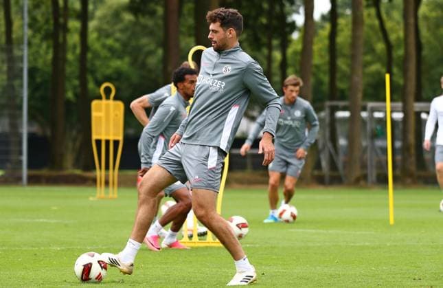 23.07.2026, NED, Fußball, Herren, 1. Bundesliga, Saison 2026 2027, Trainingslager, Rasenplatz, SV Elversberg Luca Pfeiffer ( SV Elversberg 16 ) Stroe Rasenplatz Gelderland Niederlande *** July 23, 2026, NED, Soccer, Men s, 1st Bundesliga, 2026–2027 Season, Training Camp, Grass Field, SV Elversberg Luca Pfeiffer SV Elversberg 16 Stroe Grass Field Gelderland Netherlands Copyright: xNordphotox xSMx