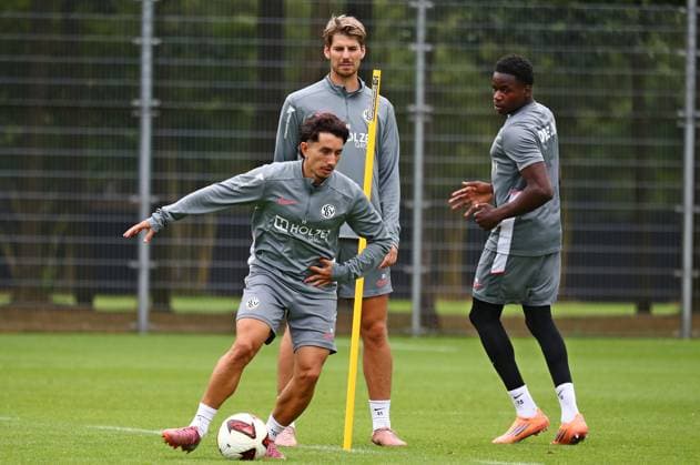 23.07.2026, NED, Fußball, Herren, 1. Bundesliga, Saison 2026 2027, Trainingslager, Rasenplatz, SV Elversberg Jason Ceka ( SV Elversberg 11 ) am Ball Stroe Rasenplatz Gelderland Niederlande *** July 23, 2026, NED, Soccer, Men s, 1st Bundesliga, 2026–2027 Season, Training Camp, Grass Field, SV Elversberg, Jason Ceka, SV Elversberg 11 on the Ball, Stroe, Grass Field, Gelderland, Netherlands Copyright: xNordphotox xSMx
