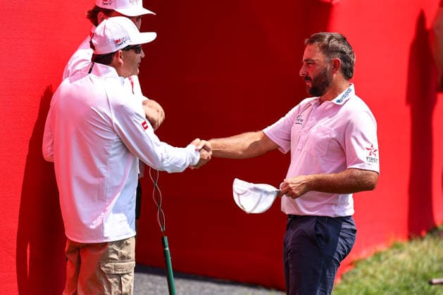 Stephan Jaeger of Germany shakes hands with officials after completing his round on the 18th hole during the first round of the 2026 3M Open at TPC Twin Cities on July 23, 2026 in Blaine, Minnesota. CSM Blaine USA - ZUMAc04_ 20260723_zma_c04_086 Copyright: xStevenxGarciax