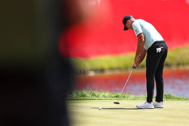 Luke List of the United States putts on the 18th green during the first round of the 2026 3M Open at TPC Twin Cities on July 23, 2026 in Blaine, Minnesota. CSM Golf 2026: PGA, Golf Herren 3M Open: Round 1  - ZUMAc04_ 20260723_zma_c04_088 Copyright: xStevenxGarciax