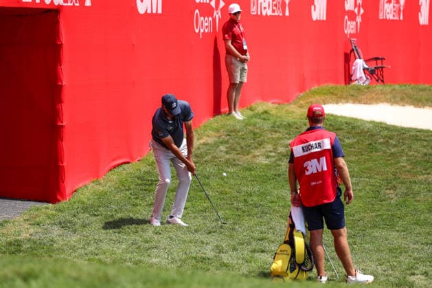 Golf 2026: PGA, Golf Herren 3M Open: Round 1 Matt Kuchar of the United States hits a chip shot from the rough onto the 18th green during the first round of the 2026 3M Open at TPC Twin Cities on July 23, 2026 in Blaine, Minnesota. Steven Garcia CSM (Credit Image: Â Steven Garcia Cal Media) Blaine Minnesota USA EDITORIAL USE ONLY Copyright: xx ZUMA-20260723_zma_c04_090.jpg StevenxGarciax csmphotothree505526