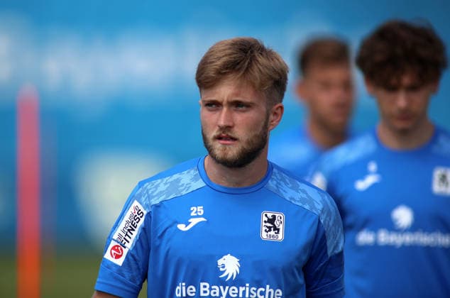 Fussball, Herren, Regionalliga Bayern, Saison 2026 2027, TSV 1860 München, Training Matthew Collins (TSV 1860 München) Kopf, Oberkörper *** Soccer, Men s, Bavarian Regional League, 2026–2027 Season, TSV 1860 Munich, Training: Matthew Collins, TSV 1860 Munich, Head, Upper Body