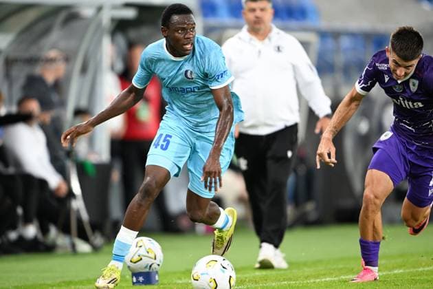 Gent s Hyllarion Goore and Cherkasy s Oleksandr Drambaiev pictured in action during a soccer game between Ukrainian FC LNZ Cherkasy and Belgian KAA Gent, Thursday 23 July 2026 in Plock, Poland, the first leg of the second qualifying round for the UEFA Conference League. JILLxDELSAUX  x181872056x