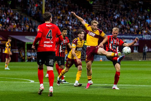 Motherwell v HB Torshavn, Europa Conference League, 2nd Qualifying Round Ewan Wilson (23 - Motherwell) jumps for a crossed ball during the Europa Conference League 2nd Qualifying Round, 1st Leg match between Motherwell and HB Torshavn at Fir Park, Motherwell, UK on 23 July 2026. Editorial use only , Copyright: xRaymondxDaviesx PSI-24571-0015