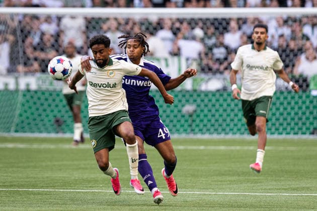 260723 Tesfaldet Tekie of Hammarby and Jayden Onia Seke of Anderlecht during the UEFA Europa League second qualifying round football match between Hammarby and Anderlecht on July 23, 2026 in Stockholm. Photo: Michael Campanella BILDBYRAN COP 313 KJ0354 fotboll football soccer fotball uefa europa league europa league kval qualifying round qualification hammarby anderlecht bbeng grappa33 *** July 23, 2026: Tesfaldet Tekie of Hammarby and Jayden Onia Seke of Anderlecht during the UEFA Europa League second qualifying round soccer match between Hammarby and Anderlecht on July 23, 2026 in Stockholm. Photo by Michael Campanella, BILDBYRAN COP 313 KJ0354. soccer, football, UEFA Europa League, Europa League qualifying round, Hammarby, Anderlecht, bbeng, grappa33  Copyright: MICHAELxCAMPANELLA BB260723MC093
