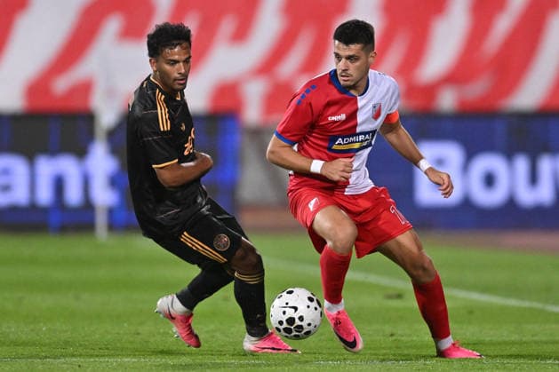 VOJVODINA NOVI SAD vs AJAX AMSTERDAM DEJAN ZUKIC vs OWEN WIJNDAL football Vojvodina Novi Sad vs Ajax Amsterdam qualifications UEFA Conference League at Karadjordje stadium, Novi Sad 23.07.2026 Foto: FOOTBALL, UEFA CONFERENCE LEAGUE, AJAX AMSTERDAM, VOJVODINA NOVI SAD, QUALIFICATIONS Novi Sad Karadjordje stadium Serbia Copyright: xMarkoxMetlas xMNxPressx